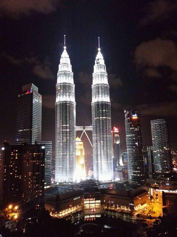 Soho Suites Klcc By 21 Century Travel Kuala Lumpur Esterno foto